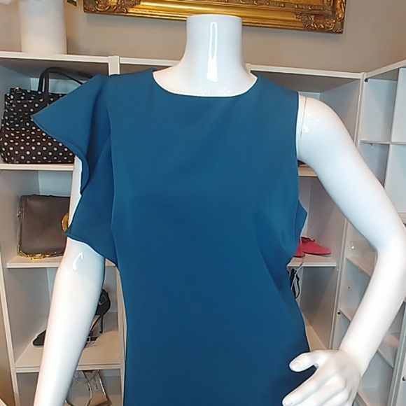 JULIA JORDAN RUFFLE SHOULDER DRESS 10 - Picture 4 of 6